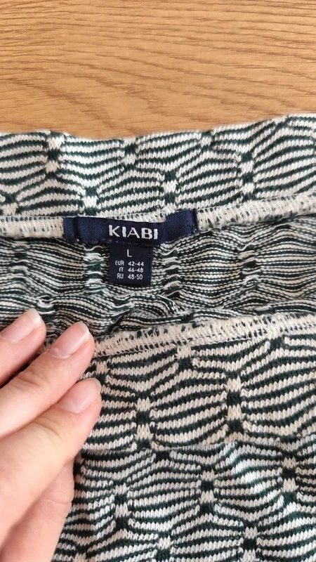 Lightweight white and dark green printed skirt in flowing fabric Size 40 - Kia – photo 4